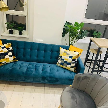 Cheerful 2 Bedroom Homely Apartment, Sleeps 6 Guest Comfy, 3X Double Bed, Parking, Free Wifi, Suitable For Business, Leisure Guest,Glasgow, Glasgow West End, Near City Centre Екстер'єр фото