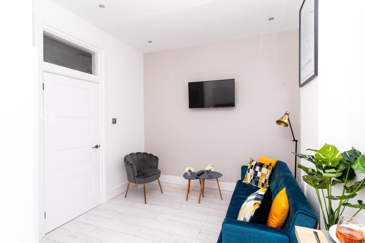 Cheerful 2 Bedroom Homely Apartment, Sleeps 4 Guest Comfy, 1X Double Bed, 2X Single Beds, Parking, Free Wifi, Suitable For Business, Leisure Guest,Glasgow, Glasgow West End, Near City Centre Екстер'єр фото