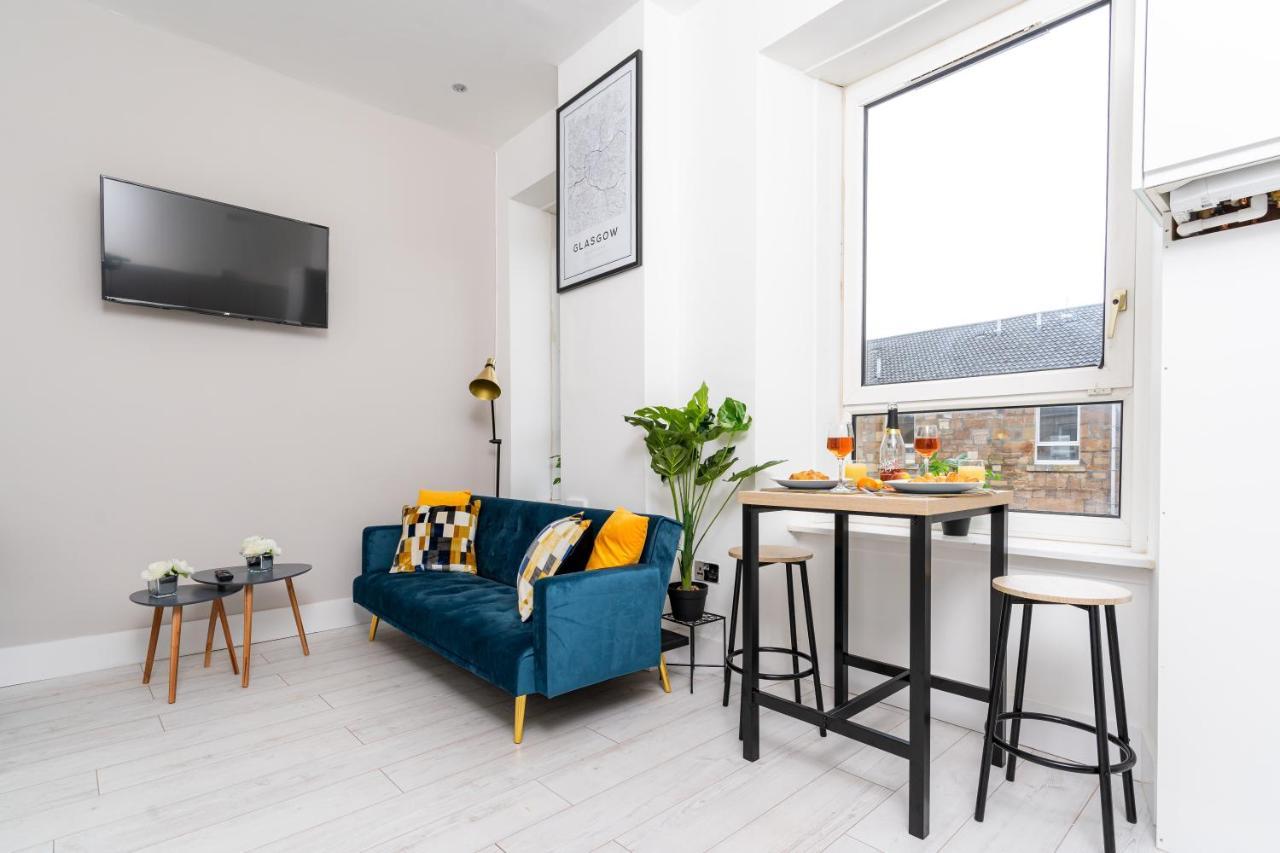 Cheerful 2 Bedroom Homely Apartment, Sleeps 4 Guest Comfy, 1X Double Bed, 2X Single Beds, Parking, Free Wifi, Suitable For Business, Leisure Guest,Glasgow, Glasgow West End, Near City Centre Екстер'єр фото