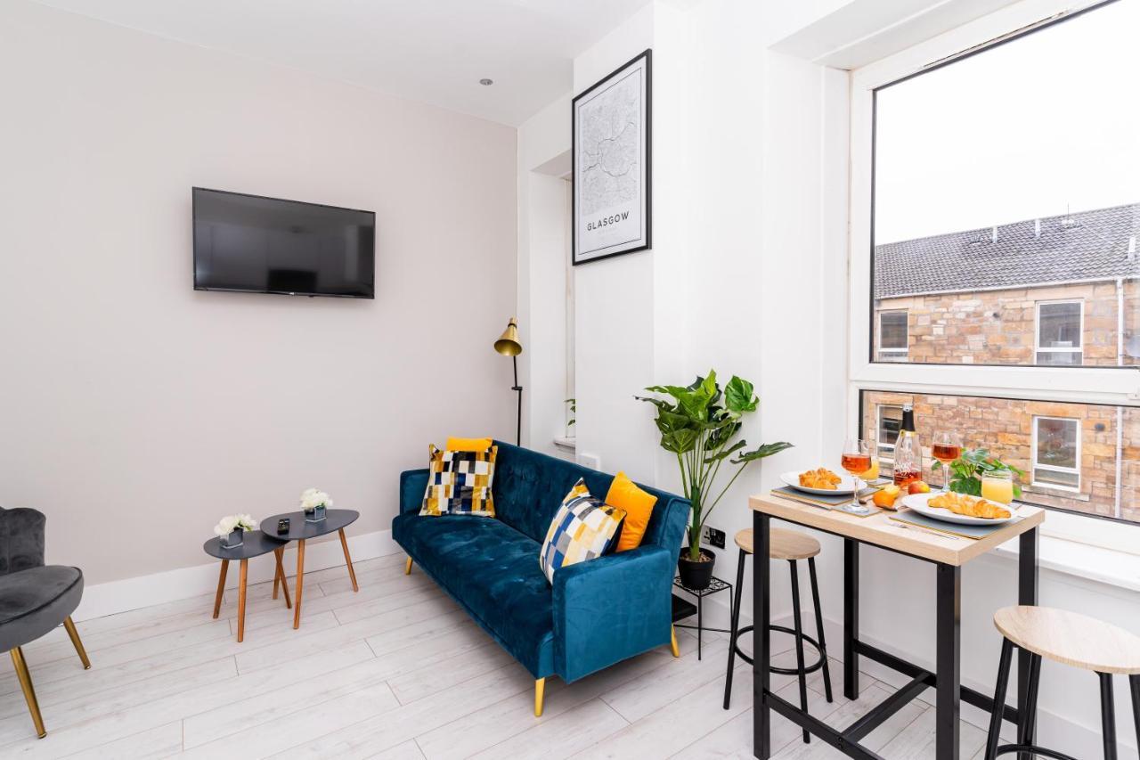 Cheerful 2 Bedroom Homely Apartment, Sleeps 4 Guest Comfy, 1X Double Bed, 2X Single Beds, Parking, Free Wifi, Suitable For Business, Leisure Guest,Glasgow, Glasgow West End, Near City Centre Екстер'єр фото