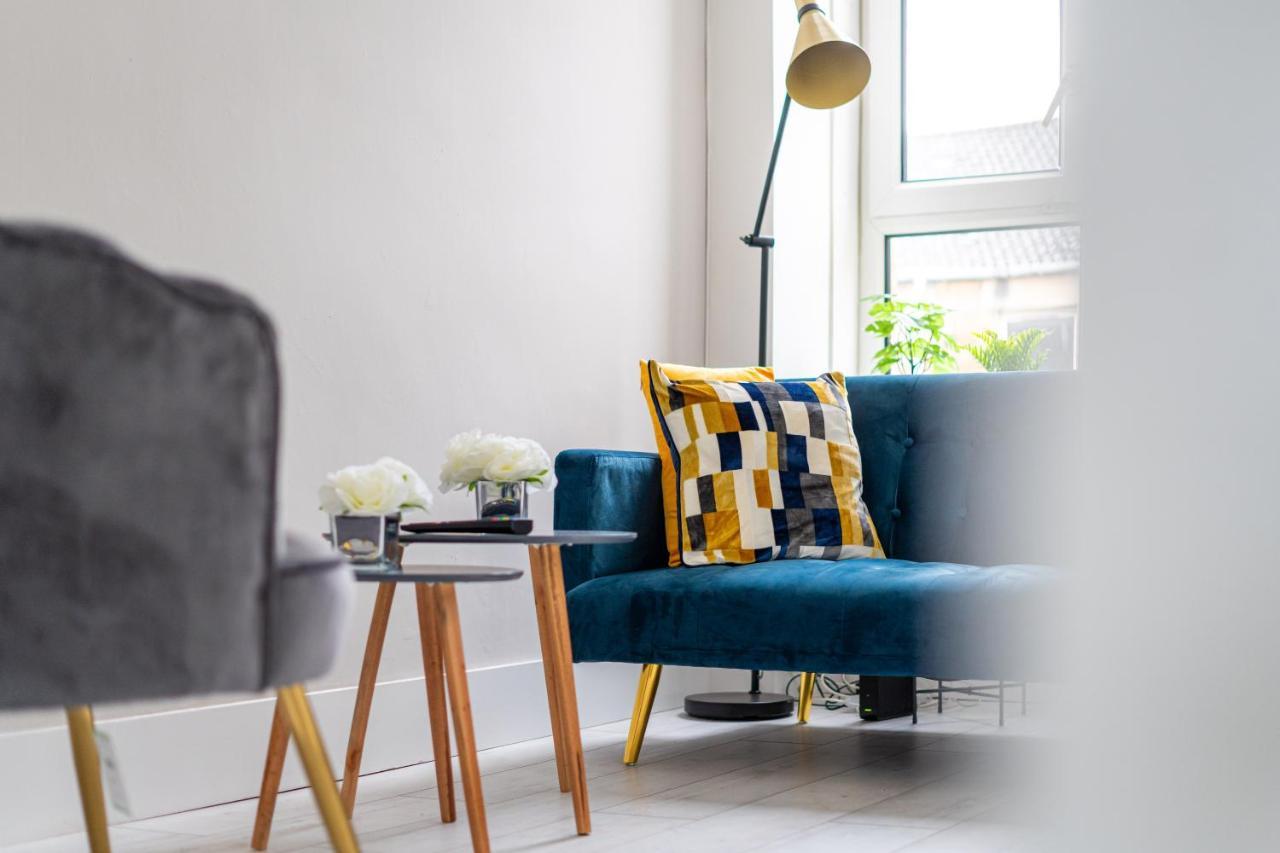 Cheerful 2 Bedroom Homely Apartment, Sleeps 6 Guest Comfy, 3X Double Bed, Parking, Free Wifi, Suitable For Business, Leisure Guest,Glasgow, Glasgow West End, Near City Centre Екстер'єр фото