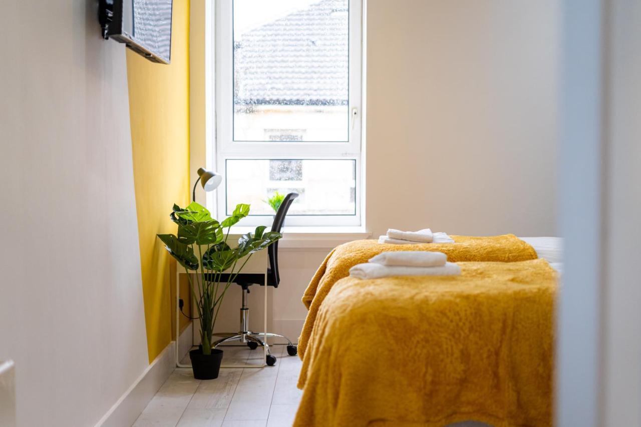 Cheerful 2 Bedroom Homely Apartment, Sleeps 6 Guest Comfy, 3X Double Bed, Parking, Free Wifi, Suitable For Business, Leisure Guest,Glasgow, Glasgow West End, Near City Centre Екстер'єр фото