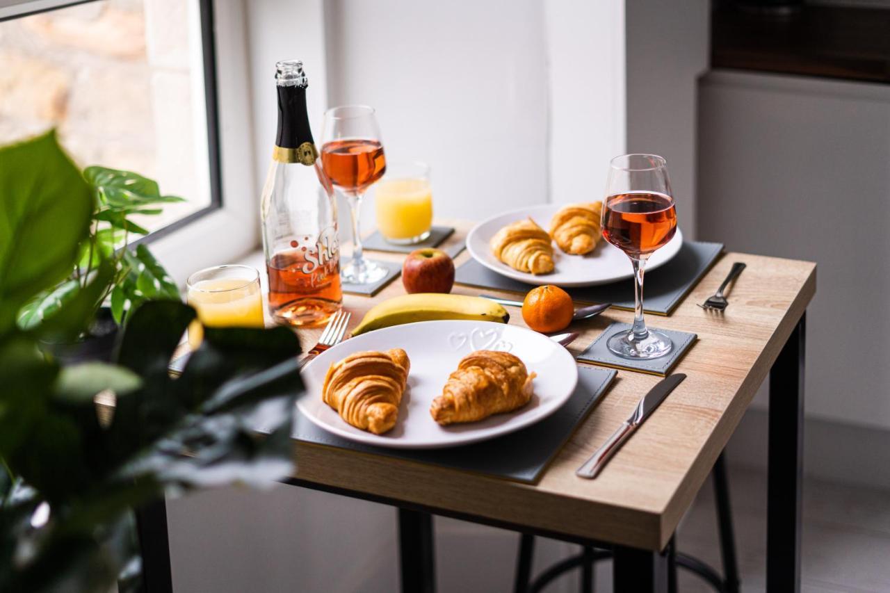Cheerful 2 Bedroom Homely Apartment, Sleeps 6 Guest Comfy, 3X Double Bed, Parking, Free Wifi, Suitable For Business, Leisure Guest,Glasgow, Glasgow West End, Near City Centre Екстер'єр фото