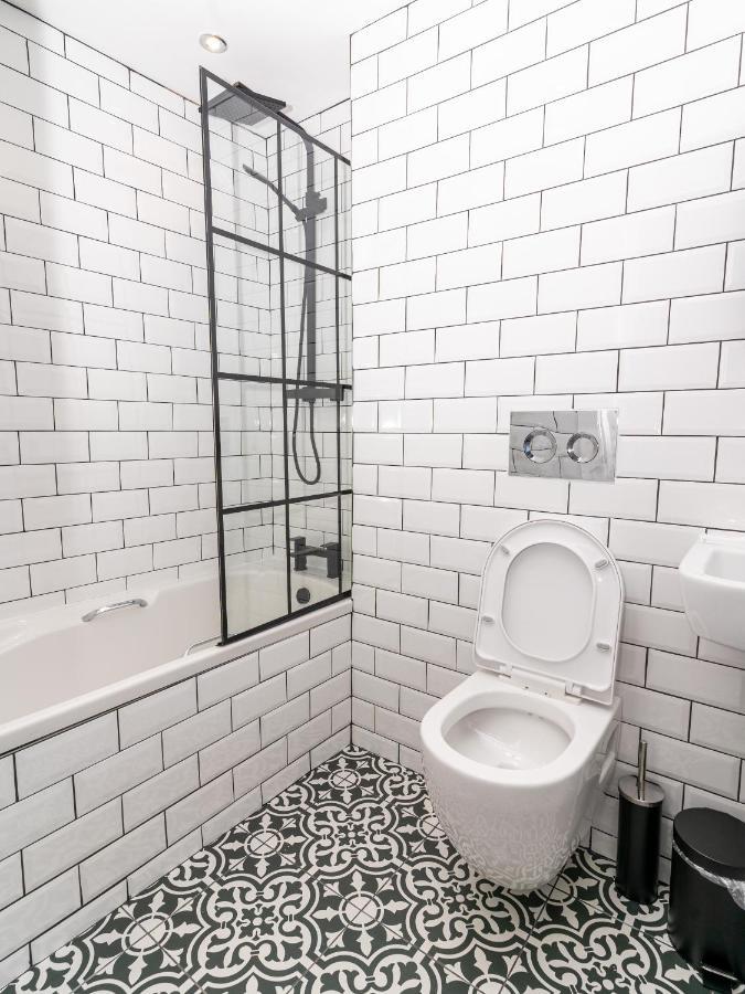 Cheerful 2 Bedroom Homely Apartment, Sleeps 6 Guest Comfy, 3X Double Bed, Parking, Free Wifi, Suitable For Business, Leisure Guest,Glasgow, Glasgow West End, Near City Centre Екстер'єр фото